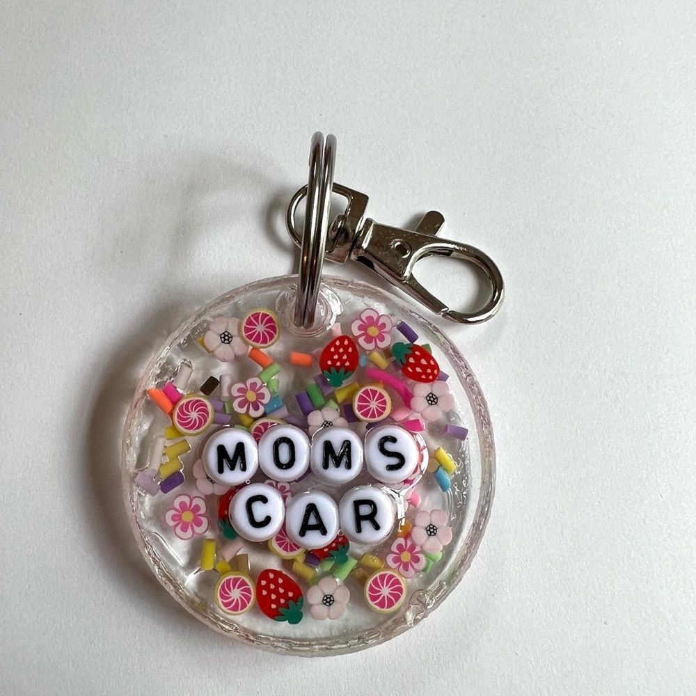 Handmade Resin Car Keychain “Moms Car”